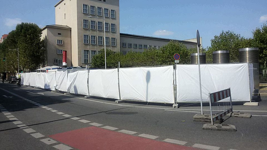 Merkel wird vor Dresdner Bürgern versteckt