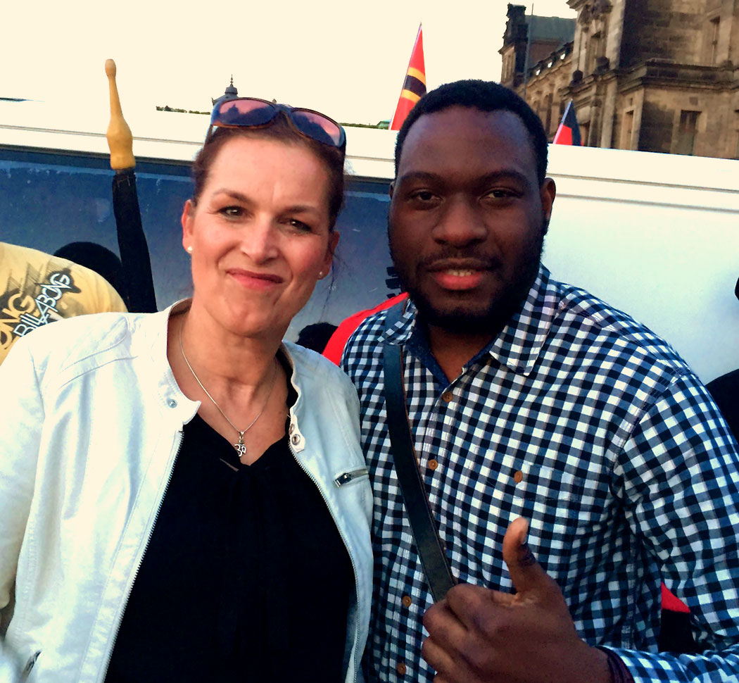 Tatjana Festerling & Ferdinand Lekaboth am Rande einer Pegida Demo
