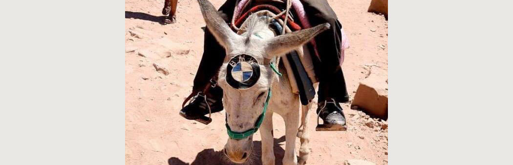 Kevin Kühnert steuert den neuen 4er BMW Erlkönig