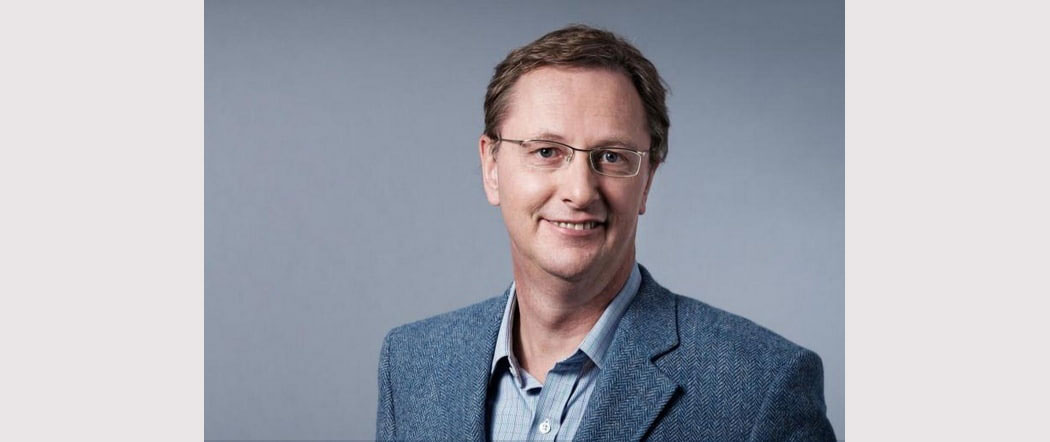 Debil grinsende WELT Maulhure mit Überbiss